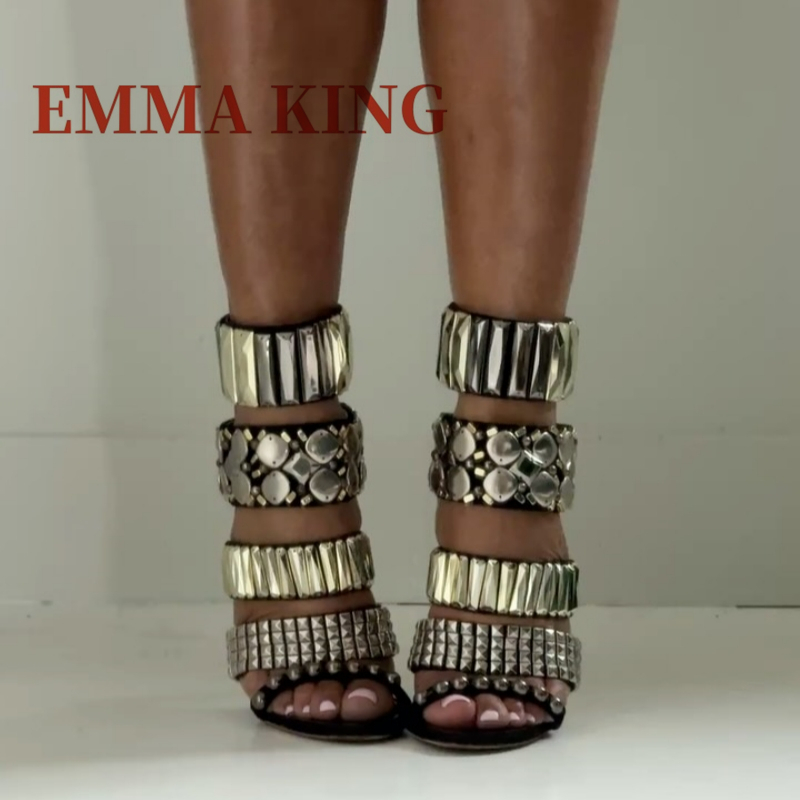 Sandalias con correa en el tob - Ankle Strap Attachment reseña y precio